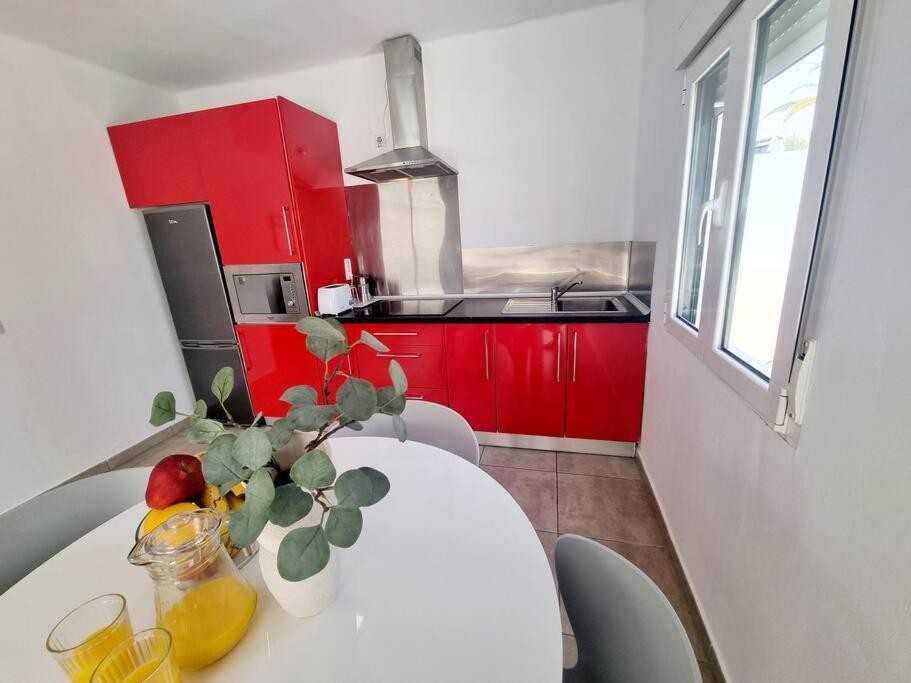 Pequeno Bungalow Firt Line Of The Sea Costa Teguise Ngoại thất bức ảnh