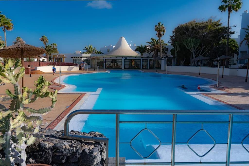 Pequeno Bungalow Firt Line Of The Sea Costa Teguise Ngoại thất bức ảnh