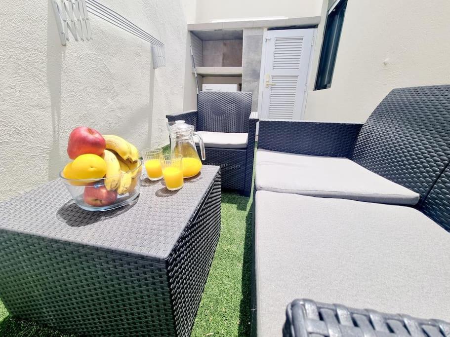 Pequeno Bungalow Firt Line Of The Sea Costa Teguise Ngoại thất bức ảnh