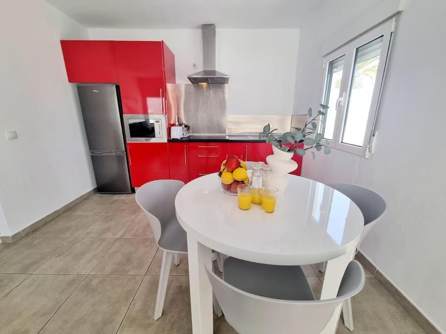 Pequeno Bungalow Firt Line Of The Sea Costa Teguise Ngoại thất bức ảnh