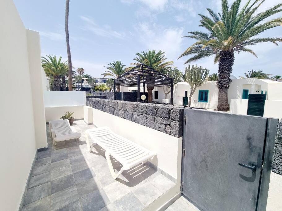 Pequeno Bungalow Firt Line Of The Sea Costa Teguise Ngoại thất bức ảnh
